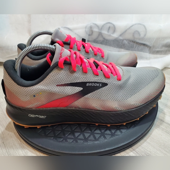 Brooks Women's Catamount Trail  Running Shoes - Gray & Neon Coral SIZE 9.5 - Picture 2 of 12